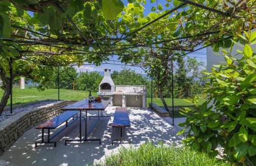 Pican Maison | Holiday Home Carlo by Interhome