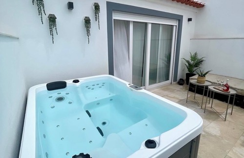 Cartaxo Maison | Holiday Home 'Cartaxo Riverside' with Private Terrace, Wi-Fi and Air Conditioning