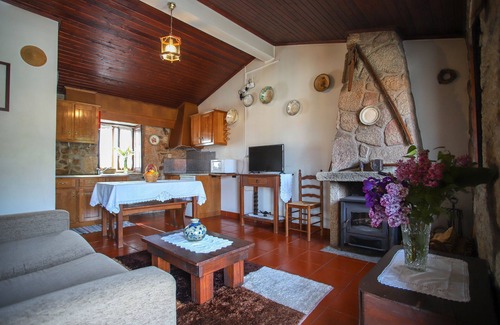 Sortelha Maison | Maison de Vacances 'Casa Da Calçada - Turismo Sortelha' avec Terrasse Privée, Wi-Fi et Climatisation