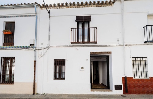 Salteras Maison | Holiday Home 'Casa Del Estanco' with Private Terrace, Wi-Fi and Air Conditioning