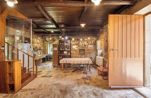 Armamar Maison | Holiday Home 'Casa Do Riacho - Douro' with Mountain View, Private Terrace and Wi-Fi