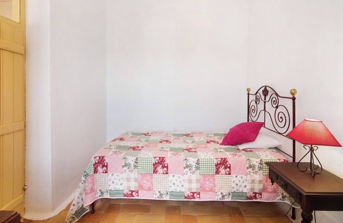 Loule Maison | Holiday Home 'Casa Do Tesouro' with Shared Pool, Private Terrace and Wi-Fi