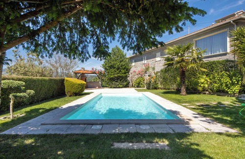 Resende Maison | Maison de vacances Casa do Valado avec vue sur les montagnes, piscine, connexion Wi-Fi et jardin ; Parking disponible