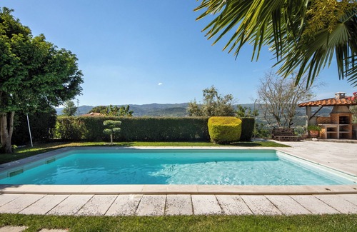 Resende Maison | Maison de vacances Casa do Valado avec vue sur les montagnes, piscine, connexion Wi-Fi et jardin ; Parking disponible