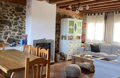 La Horcajada Maison | Maison de vacances 'Casa Rural Lucia' avec vue sur les montagnes, terrasse privée et Wi-Fi