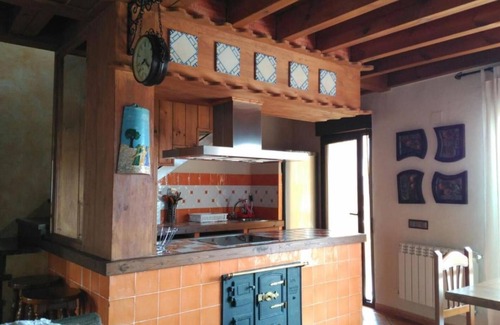 La Horcajada Maison | Maison de vacances 'Casa Rural Lucia' avec vue sur les montagnes, terrasse privée et Wi-Fi