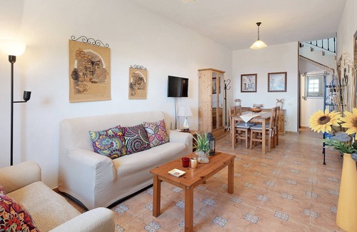 Alojera Maison | Maison de vacances Casa María Alojera avec vue sur la mer, balcon et Wi-Fi.