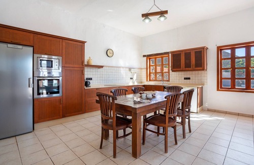 Guatiza Maison | Maison de vacances 'Casa La Caldereta' avec vue sur la montagne, piscine privée et Wi-Fi