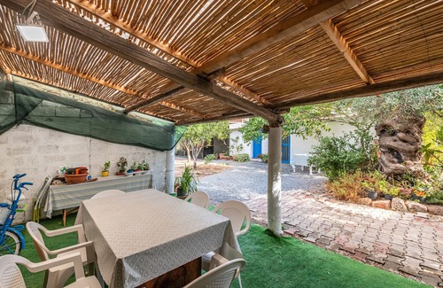 Masainas Maison | Holiday Home Casa Nella with Garden, Terraces & Wi-Fi