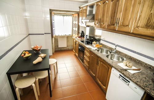 Areas Appartement | Holiday Home 'Casa Rectoral Apartamento Regueiro' with Mountain View, Shared Pool and Wi-Fi