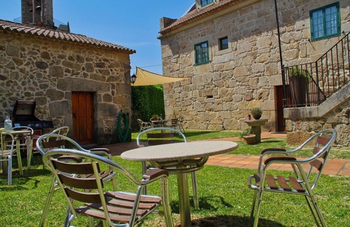 Areas Appartement | Holiday Home 'Casa Rectoral Apartamento Regueiro' with Mountain View, Shared Pool and Wi-Fi