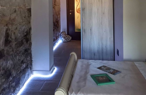 Domusnovas Maison | Holiday Home "Casa Romantica da Sonsier" with Mountain View, Private Terrace & A/C