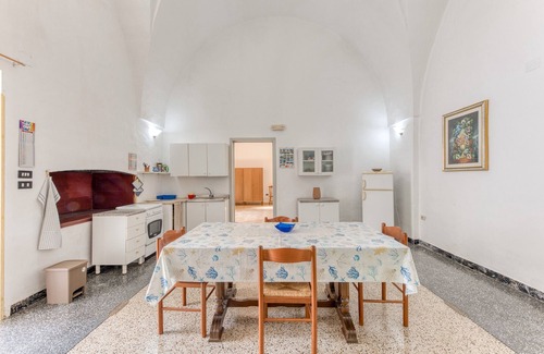 Felline Maison | Holiday Home 'Casa Saulle - Costruzione Tipica' with Terrace, Garden and Air Conditioning