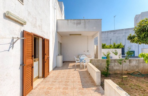 Felline Maison | Holiday Home 'Casa Saulle - Costruzione Tipica' with Terrace, Garden and Air Conditioning