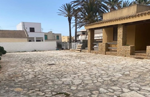 Petrosino Maison | Holiday Home 'Casa Solare' with Sea View, Garden & Wi-Fi