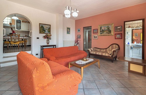 Iglesias Historic Centre Maison | Maison de vacances "Casa Teresa" avec vue sur les montagnes, terrasse privée et climatisation.