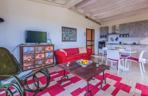 Noto Marina Maison | Maison de vacances Casale dei Cactus avec vue sur la mer, piscine, terrasses et Wi-Fi
