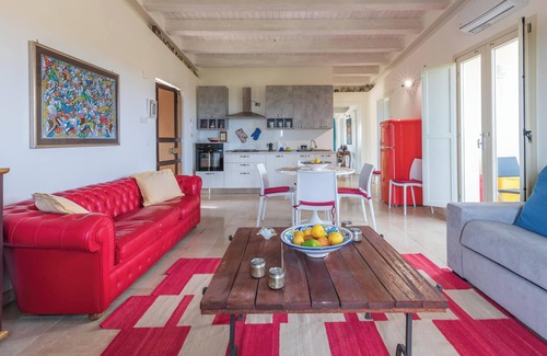 Noto Marina Maison | Maison de vacances Casale dei Cactus avec vue sur la mer, piscine, terrasses et Wi-Fi