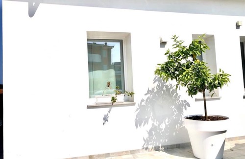 Marotta Maison | Maison de vacances 'Chalet Al Mare' avec piscine privée, jardin privé et climatisation