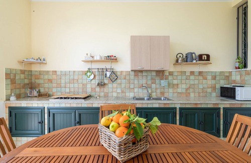 Avola Maison | Maison de vacances 'Ciumara West' avec terrasse privée, Wi-Fi et climatisation