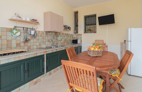 Avola Maison | Maison de vacances 'Ciumara West' avec terrasse privée, Wi-Fi et climatisation