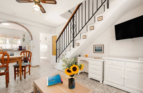Playas del Palo Maison | Holiday Home 'Coral Beach' with Sea Views, Wi-Fi and Air Conditioning