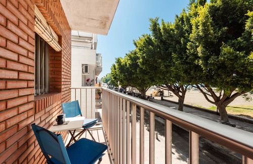 Playas del Palo Maison | Holiday Home 'Coral Beach' with Sea Views, Wi-Fi and Air Conditioning