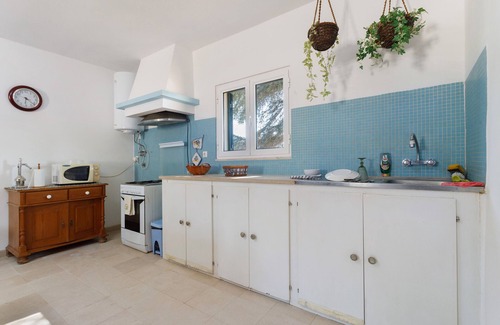 Alenquer Maison | Holiday Home 'Das Cores' with Mountain View, Shared Pool and Wi-Fi