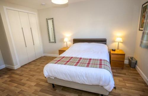 Kinross Maison | Holiday Home Devonvale Place by Interhome