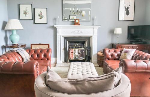 Dunvegan Maison | Holiday Home Dunvegan House by Interhome
