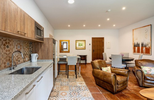 Durcal Appartement | Holiday Home 'El Río' with Shared Pool, Shared Garden & Wi-Fi