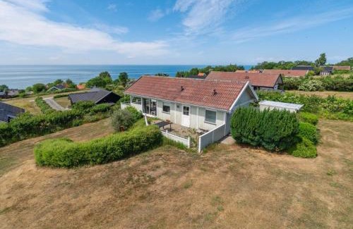 Vang Maison | Holiday Home Eliene - 400m from the sea by Interhome