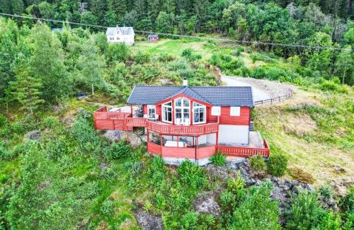 Tysnes Maison | Holiday Home Elistova by Interhome