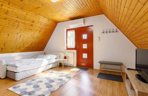 Badacsonytomaj Maison | Holiday Home Emi by Interhome