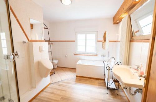 Ediger Maison | Holiday Home Entenhaus I by Interhome