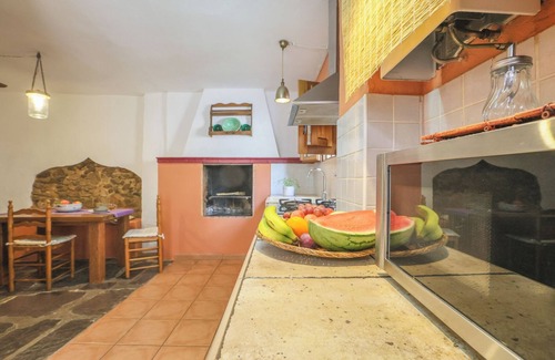 Calabazares Maison | Holiday Home 'Casa Rural La Trastienda' with Mountain View, Private Pool and Wi-Fi