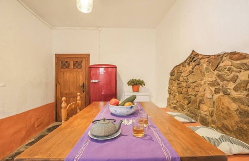 Calabazares Maison | Holiday Home 'Casa Rural La Trastienda' with Mountain View, Private Pool and Wi-Fi