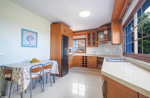 El Guincho Maison | Maison de vacances "Casa las Cañas" avec vue sur la montagne, vue sur la mer, piscine et Wi-Fi
