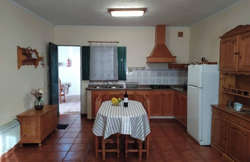 Icod de los Vinos Maison | Maison de vacances "LaCerca" avec vue sur la mer, piscine, Wi-Fi et jardin.