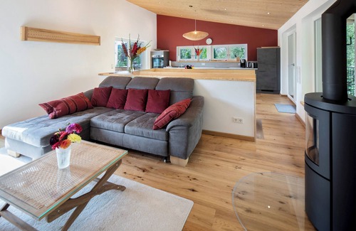 Liebenau Appartement | Maison de vacances "Ferienhaus Das Große Paradies" avec sauna, jardin, bain à remous et Wi-Fi