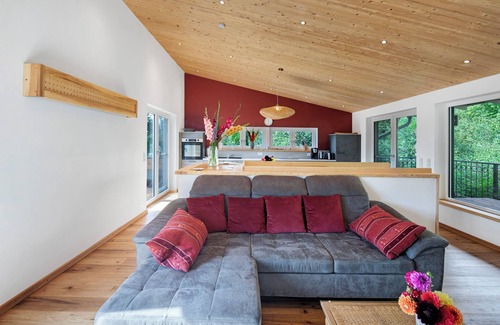 Liebenau Appartement | Maison de vacances "Ferienhaus Das Große Paradies" avec sauna, jardin, bain à remous et Wi-Fi