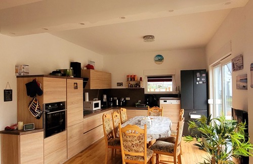Warin Maison | Holiday Home 'Ferienhaus Schw Agnes' with Lake View, Private Terrace and Wi-Fi