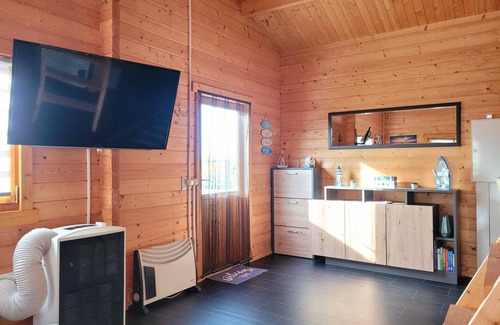 Stotternheim Maison | Holiday Home 'Ferienhaus Seeblick' with Lake View, Private Terrace and Air Conditioning