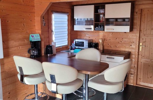 Stotternheim Maison | Holiday Home 'Ferienhaus Seeblick' with Lake View, Private Terrace and Air Conditioning