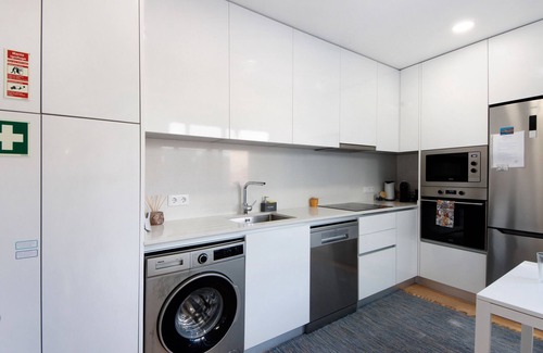 Aveiro Maison | Holiday Home 'Flor De Sá' with Balcony, Wi-Fi and Air Conditioning