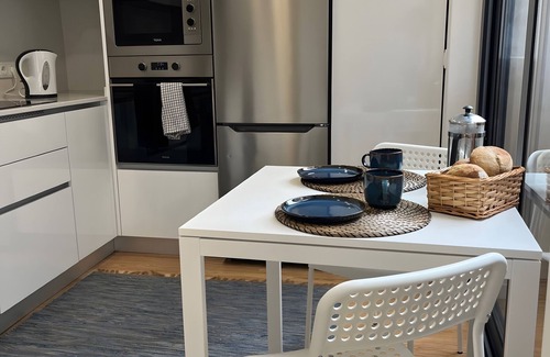 Aveiro Maison | Holiday Home 'Flor De Sá' with Balcony, Wi-Fi and Air Conditioning