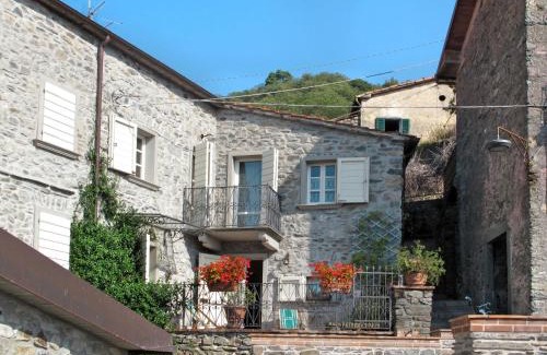 Tresana Maison | Holiday Home Flora by Interhome
