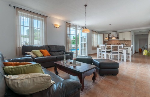 Rojnici Maison | Maison de vacances pour 8 personnes avec 130 m² à Rojnici (60641)