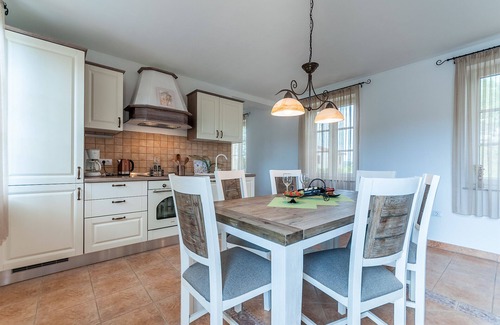 Rojnici Maison | Maison de vacances pour 8 personnes avec 130 m² à Rojnici (60641)