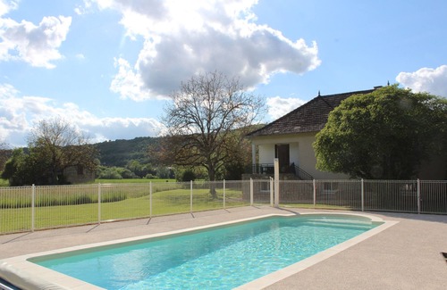 Condat-sur-Vezere Maison | Maison de vacances en Périgord juste renovée avec piscine privée et magnifiques vues sur la campagne